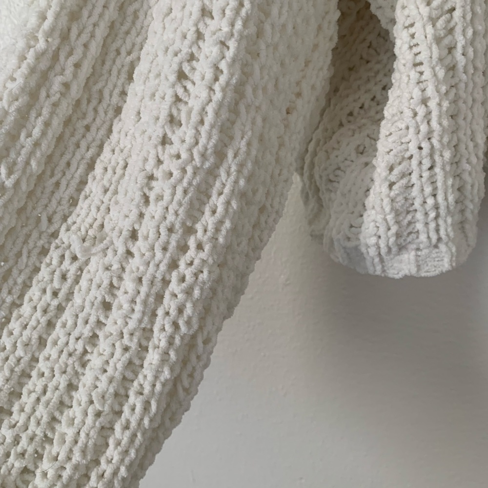 FOREVER 21 | White Chunky Knit Wide Neck Cropped Sweater - Picture 2 of 5